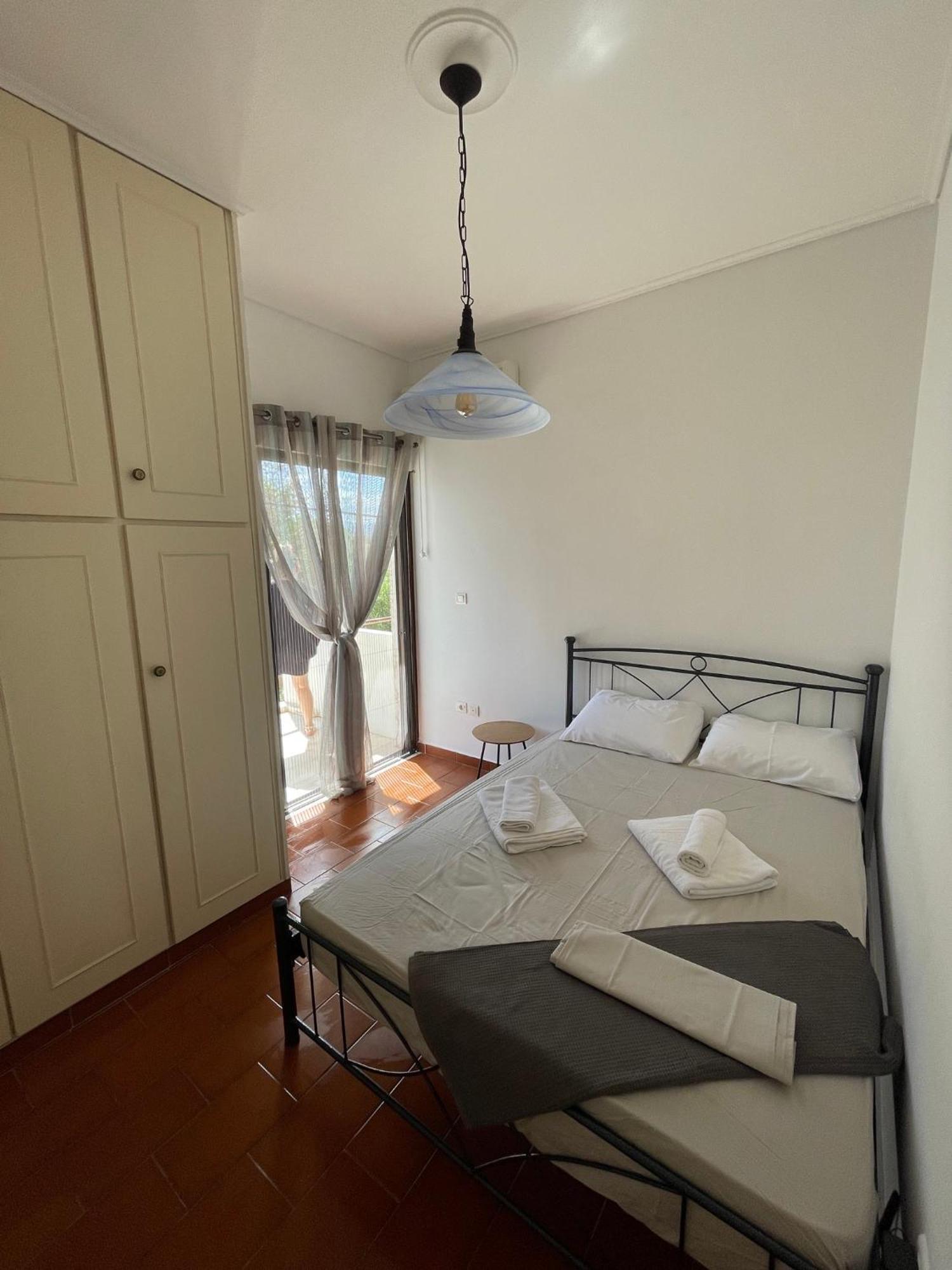 Stunning Beachfront Apartment Stratos Nerantza Exterior photo