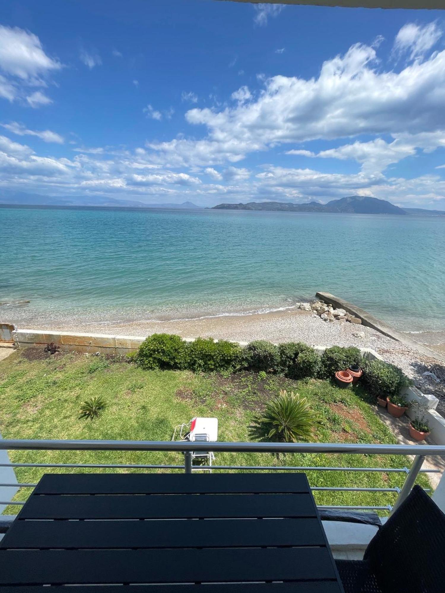 Stunning Beachfront Apartment Stratos Nerantza Exterior photo